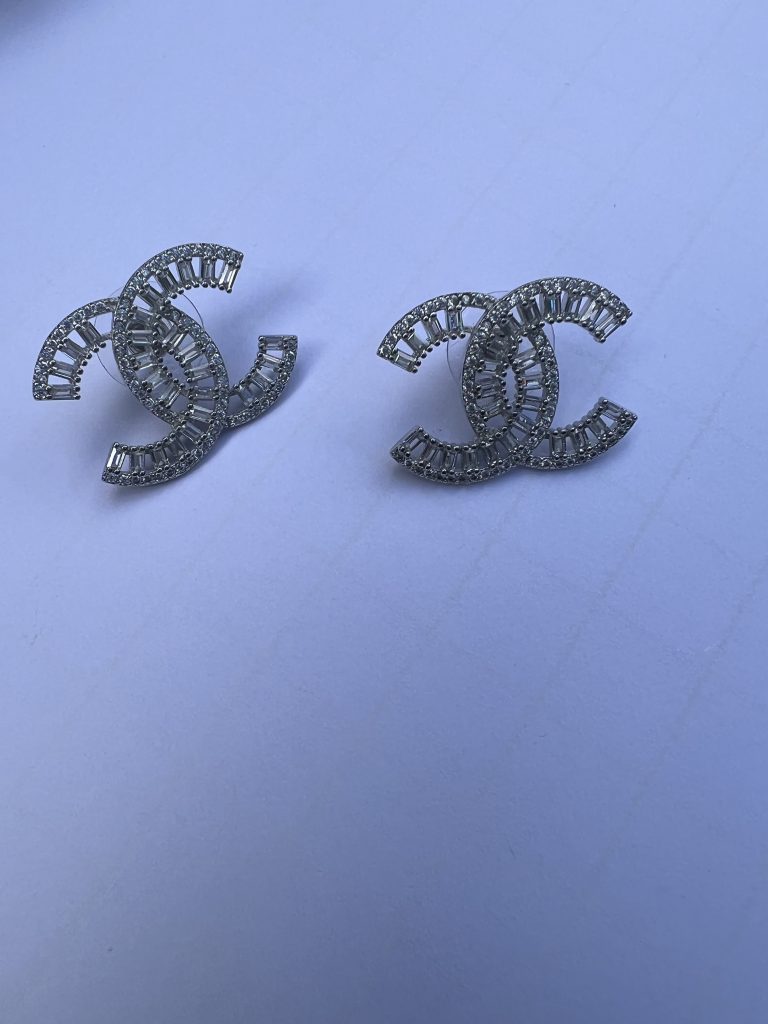 Luxe Exquisite CC earring